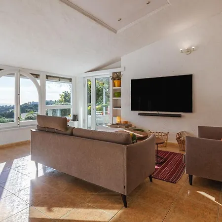 Palmera Villa *